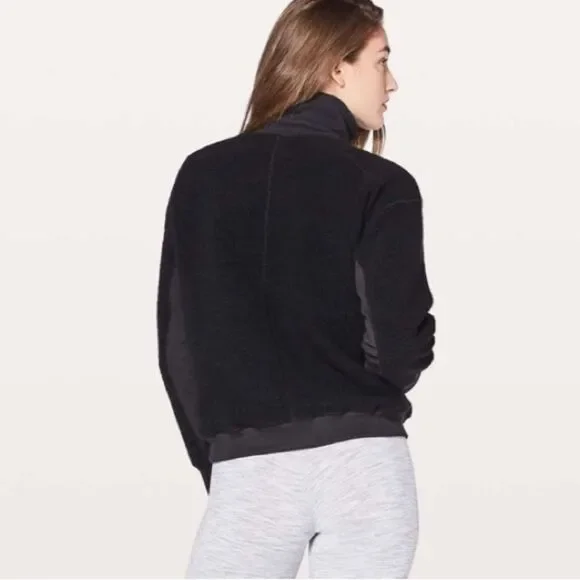 LULULEMON Jacket Women Size 6 Stand Out Sherpa 1/2 Zip Black - Picture 3 of 8